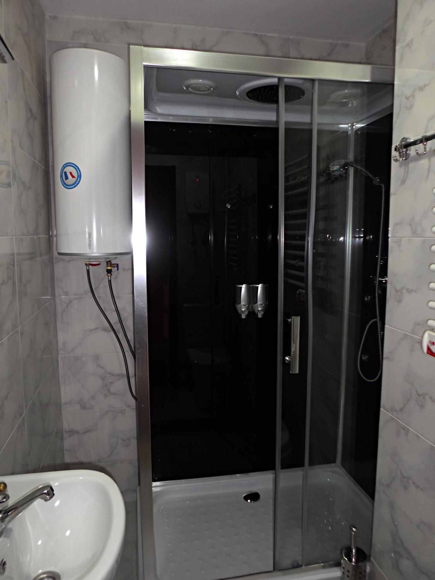 Sea View Rock Hotel Батуми Стая снимка