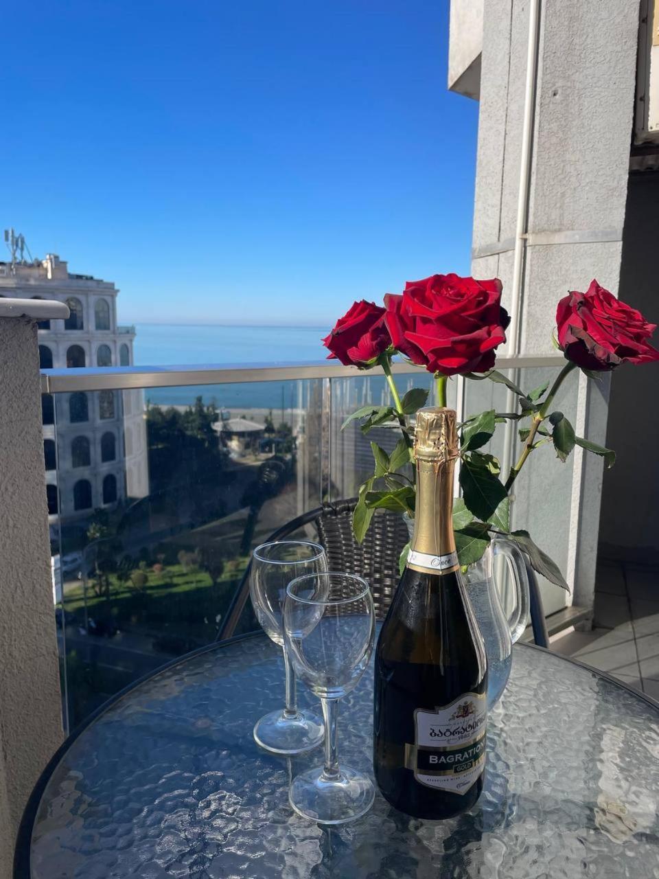 Sea View Rock Hotel Батуми Екстериор снимка