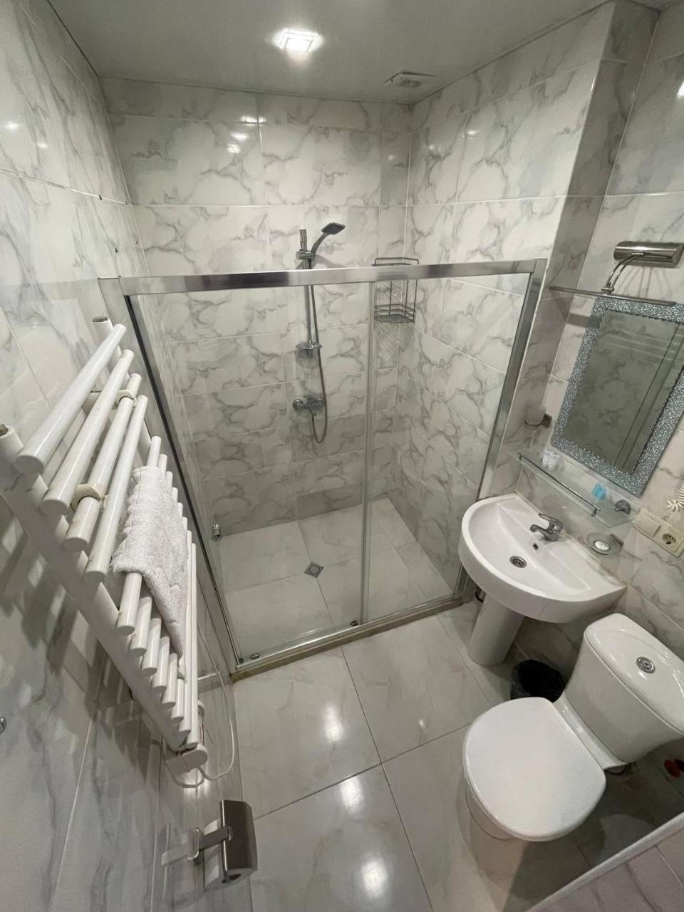 Sea View Rock Hotel Батуми Екстериор снимка