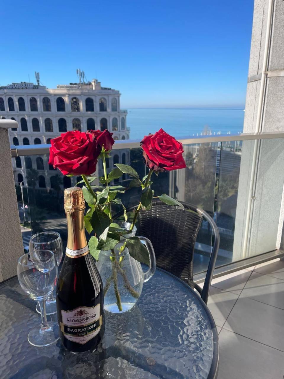 Sea View Rock Hotel Батуми Екстериор снимка